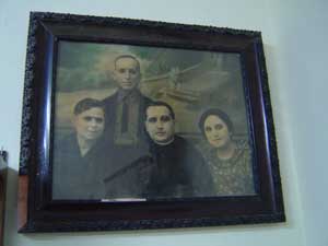 9. Retrato familiar que se encuentra en la sacristía de la parroquia de Agullent..jpg